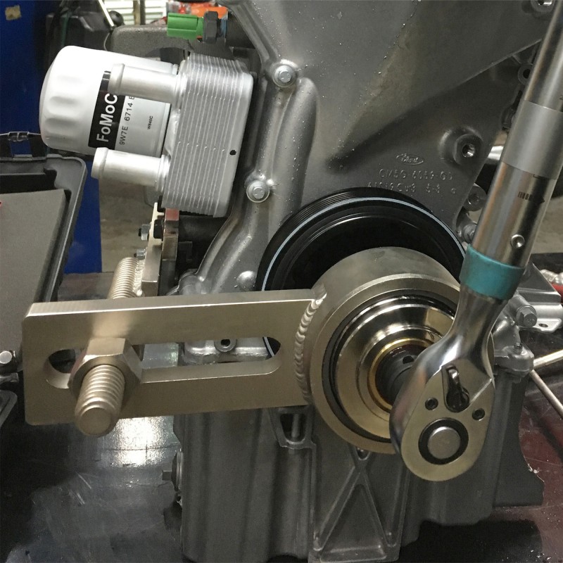 Torque multiplier and adaptor kit for Ford 1.0 litre Ecoboost engine Laser  Tools